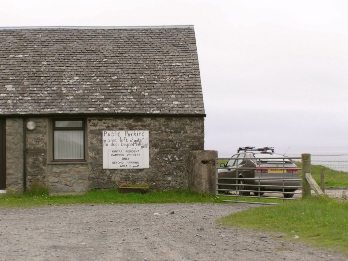02-kintra_farm_parking