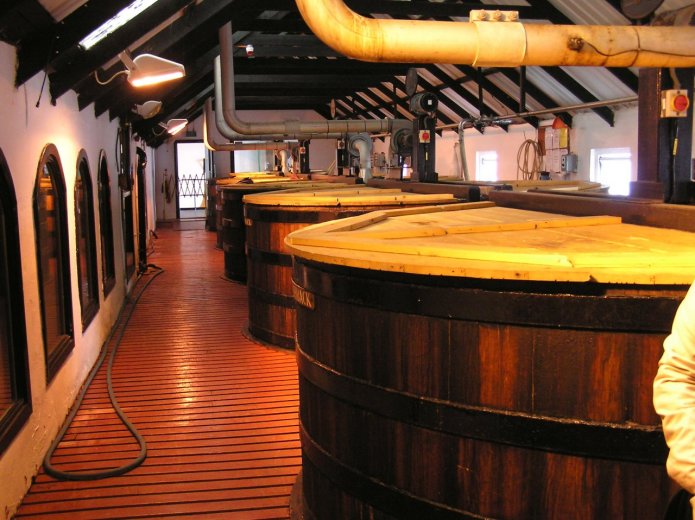12-bowmore_washbacks
