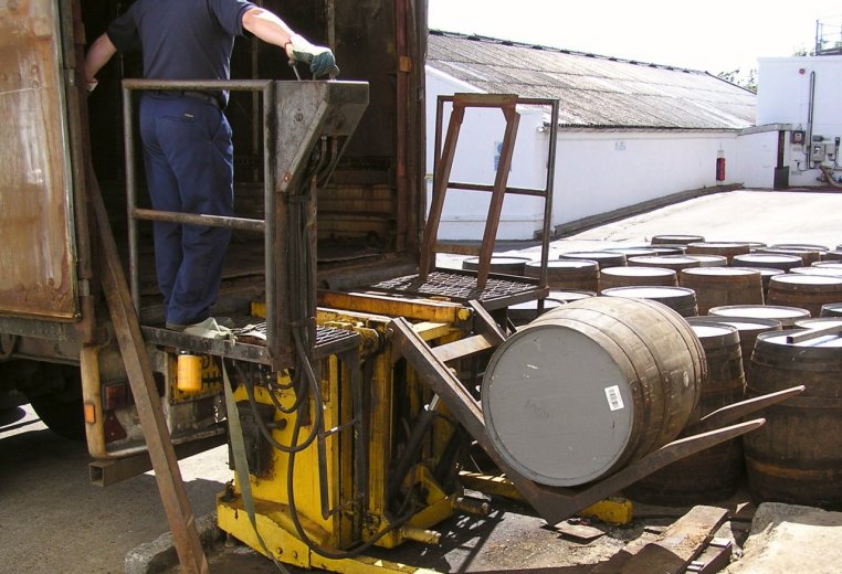 47-lagavulin_loading